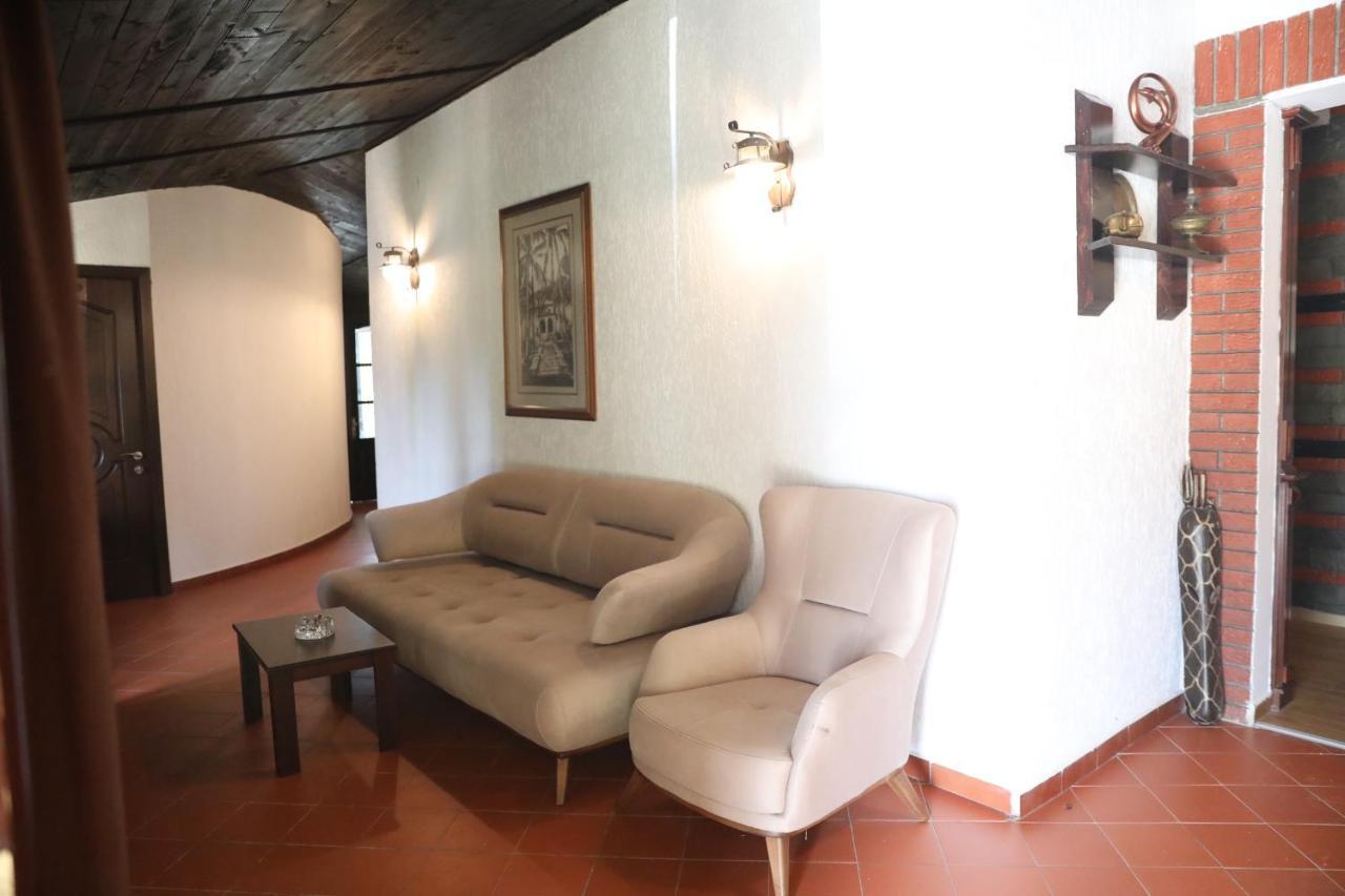 Hotel Paris Berat Exterior photo