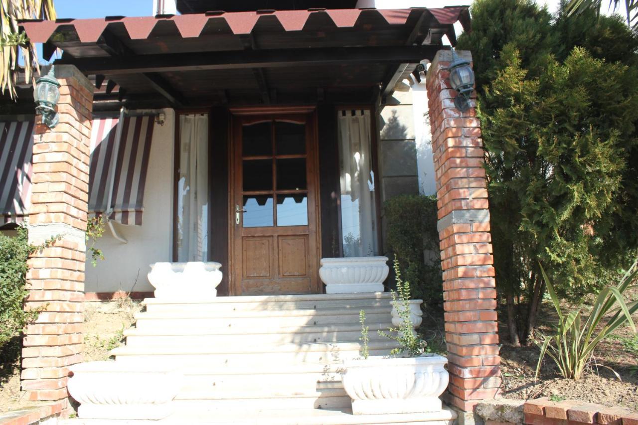 Hotel Paris Berat Exterior photo