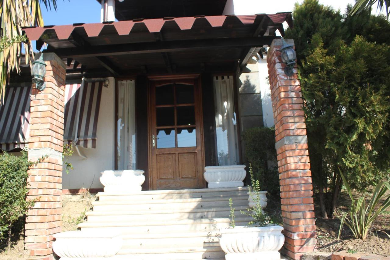 Hotel Paris Berat Exterior photo