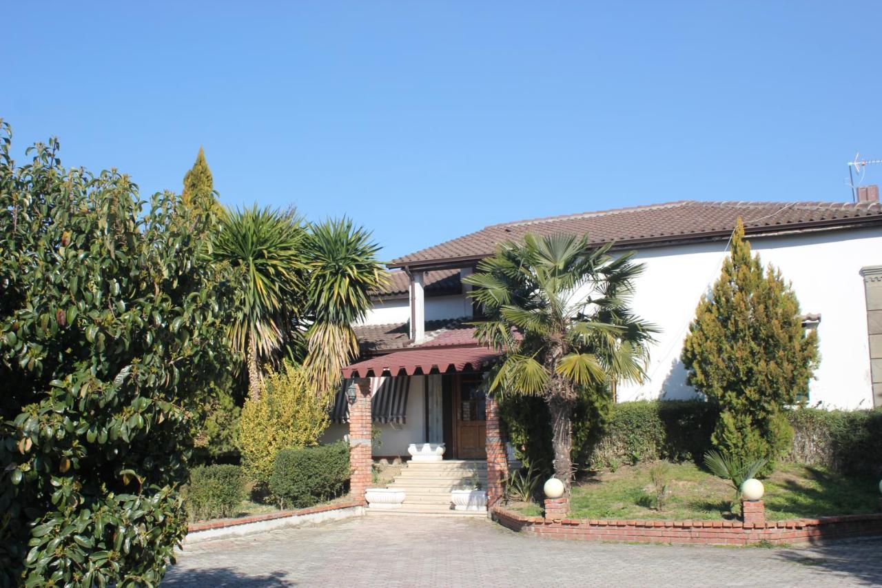 Hotel Paris Berat Exterior photo