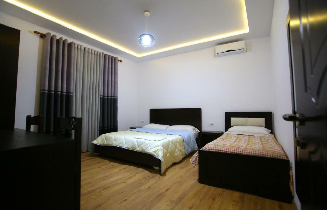 Hotel Paris Berat Exterior photo